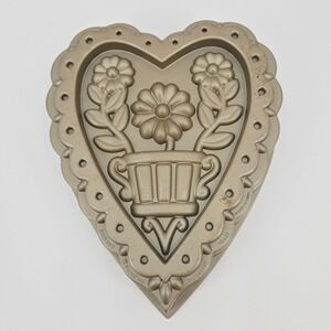 Nordic Ware Decorative Heart Flowers Bundt Pan 10 Cup Cast Aluminum USA